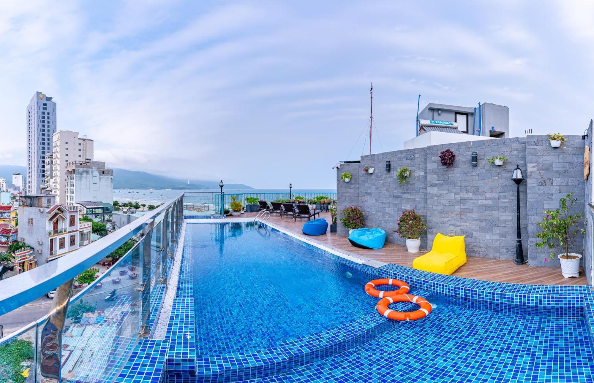 Cani Beach House Da Nang Exteriör bild